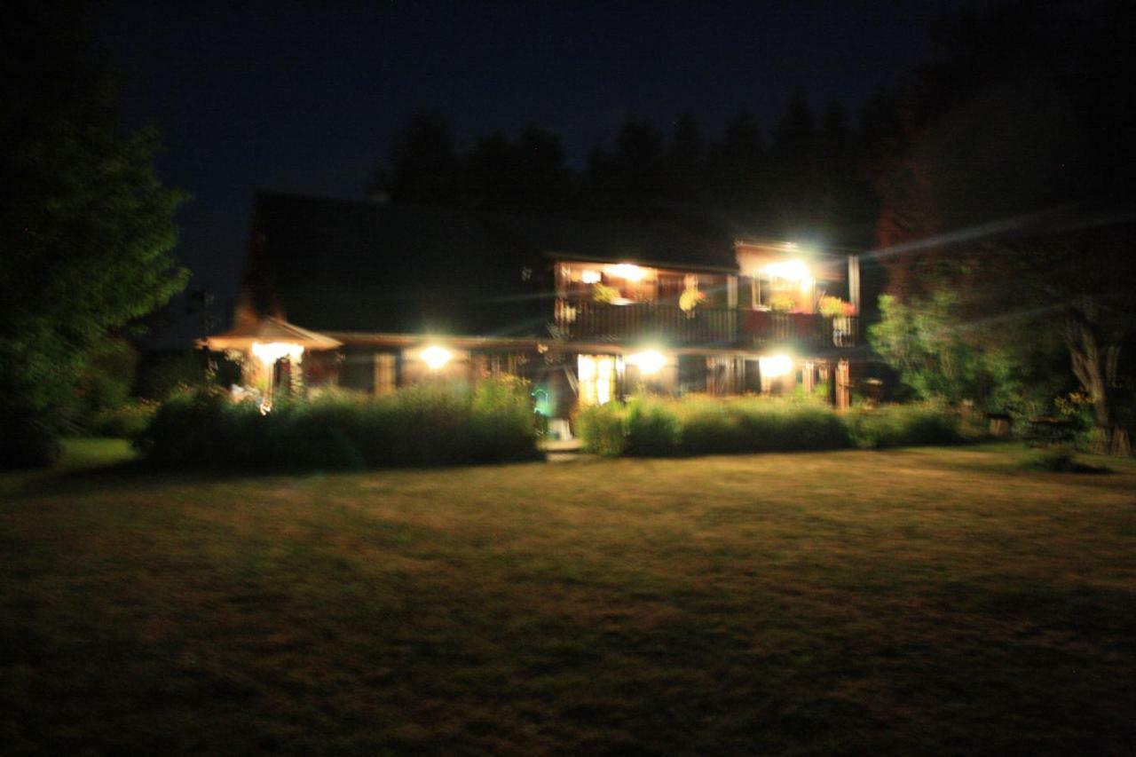 Spruce Lake Sauviat-sur-Vige エクステリア 写真