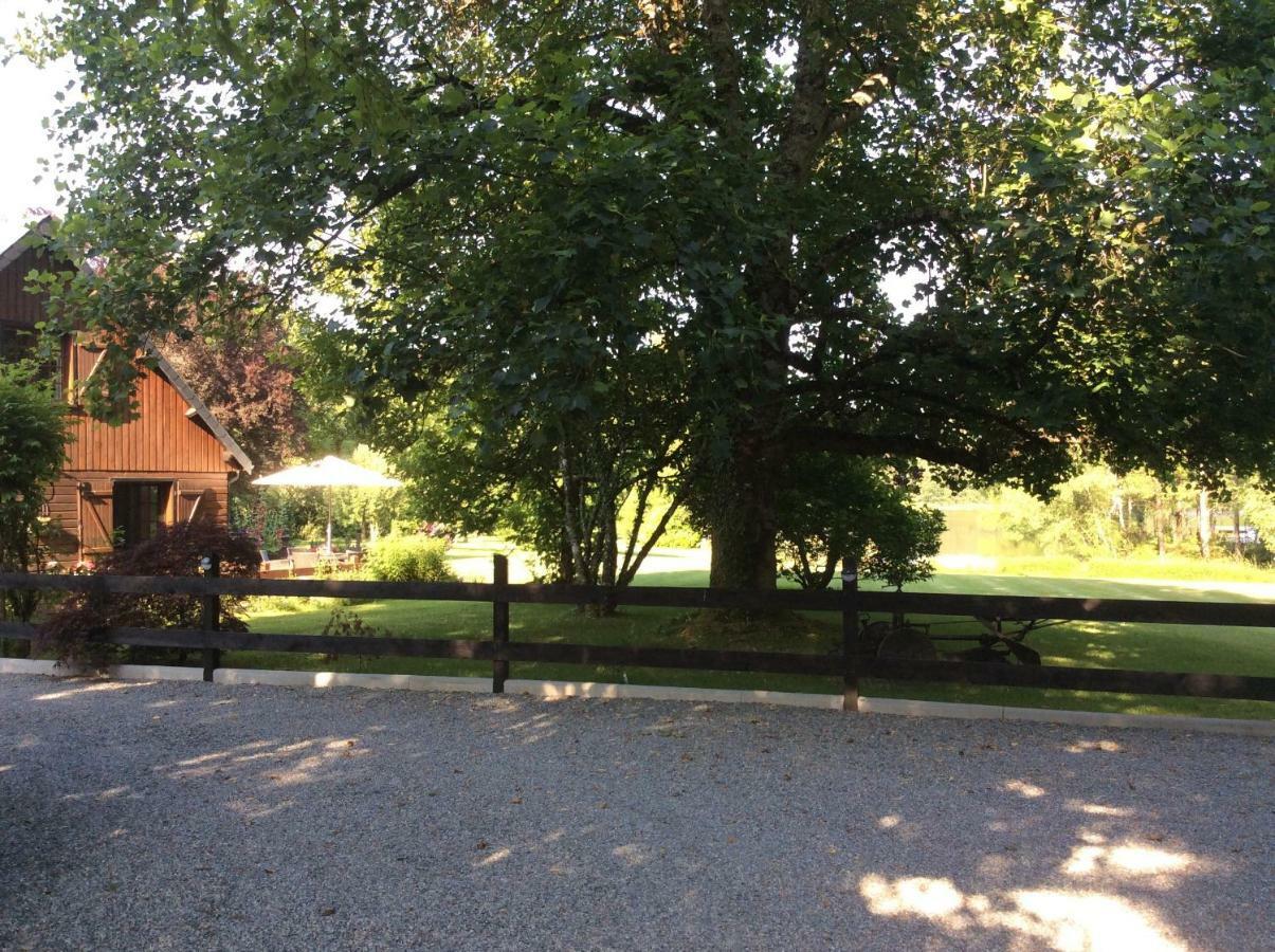 Spruce Lake Sauviat-sur-Vige エクステリア 写真