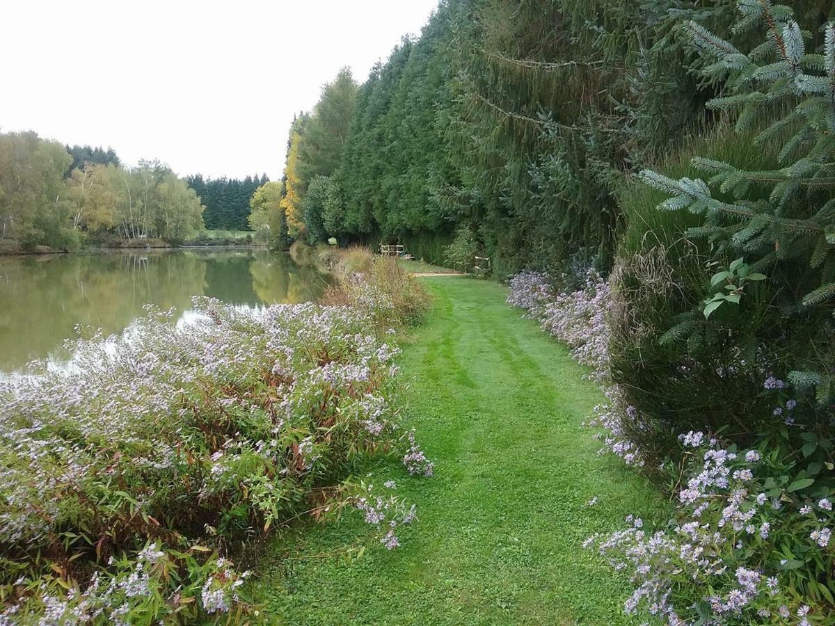 Spruce Lake Sauviat-sur-Vige エクステリア 写真
