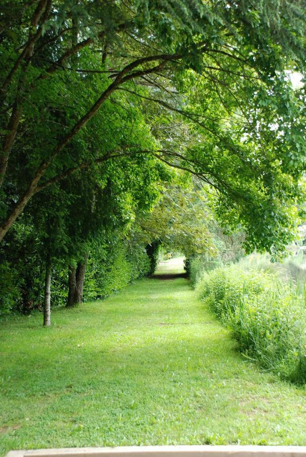 Spruce Lake Sauviat-sur-Vige エクステリア 写真